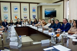 Заместитель главы Сочи Полина Деняк встретилась с молодёжным активом курорта